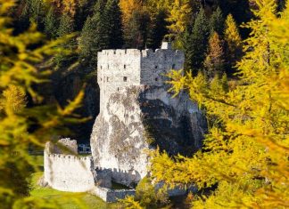 5 castelli delle Dolomiti sgaialand magazine belluno montagna travel veneto