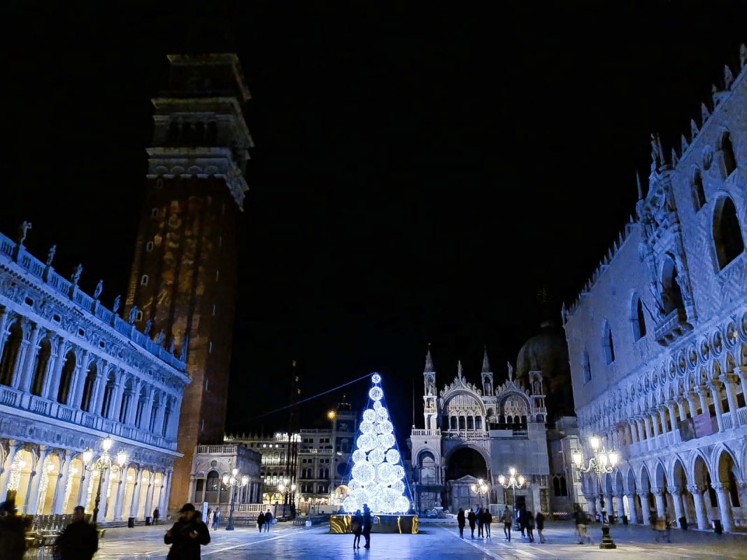 albero di natale piazza san marco